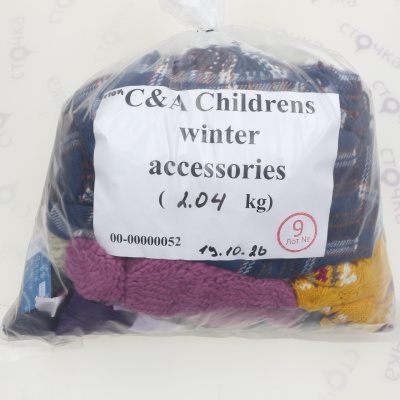 С & A childrens winter accessories — лот №9