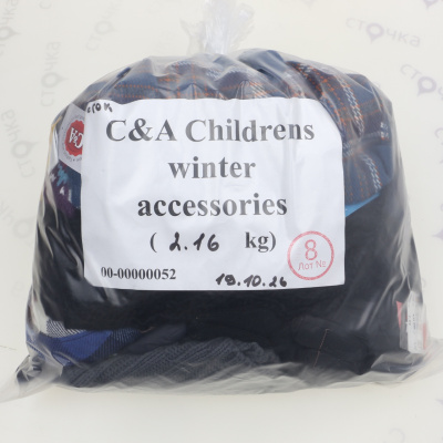 С & A childrens winter accessories — лот №8